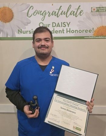 Temo Guerrero, 2025 KCC graduate and DAISY Award® recipient